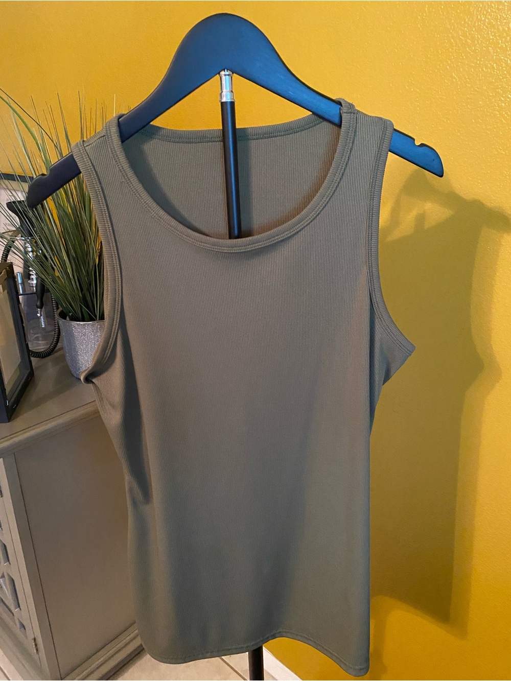 Sleeveless Ribbed Tank Top - Olive Green